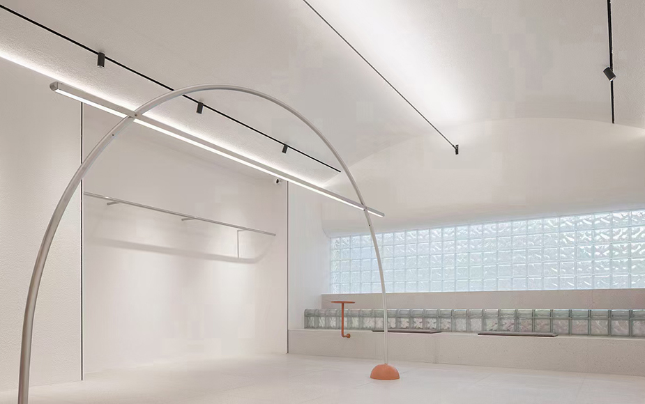 服裝店鋪裝修設計-深圳天澤裝飾